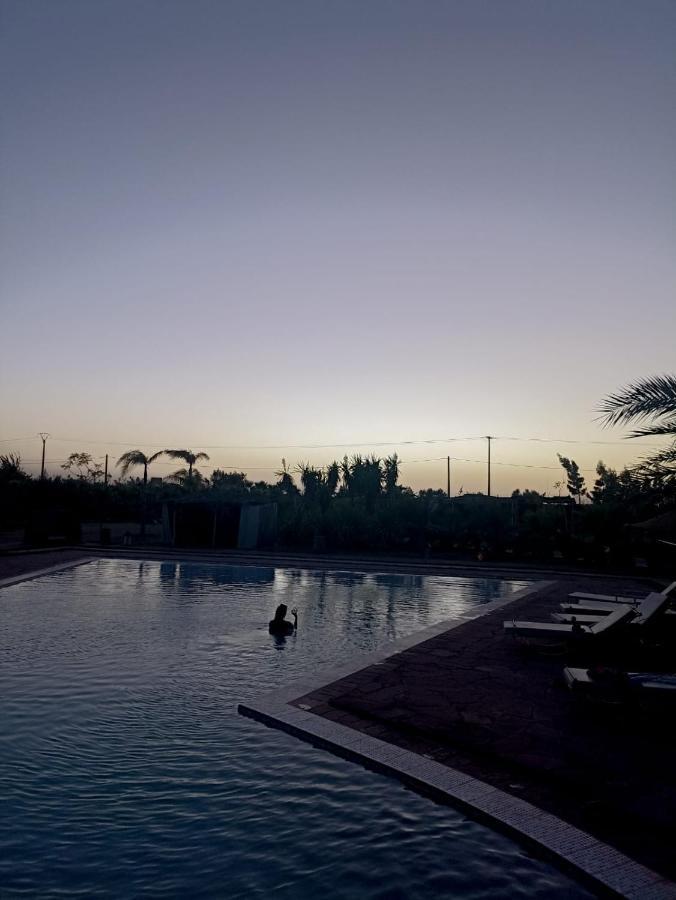 Les Jardins D Amizmiz 6 Piscines Panzió Wawizelte Kültér fotó